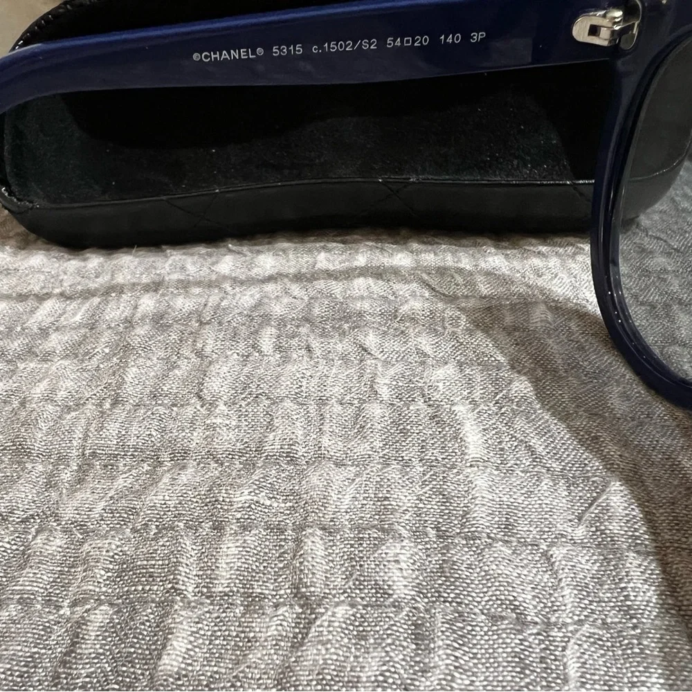 CHANEL Blue Oversized Round Sunglasses with Black Gradient Lenses
